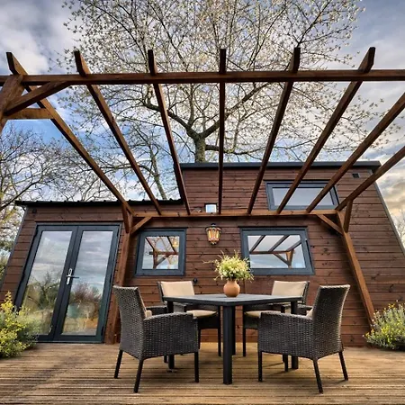 Tiny Escape Hotel