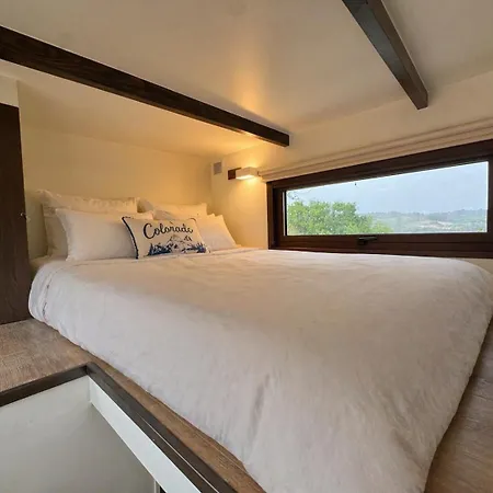 Tiny Escape Hotel *
