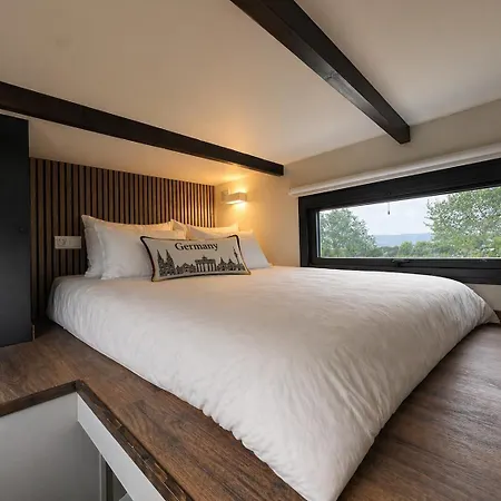 Tiny Escape Hotel